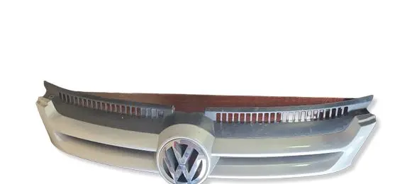 Volkswagen Golf Plus Front bumper upper radiator grill 5M0853651