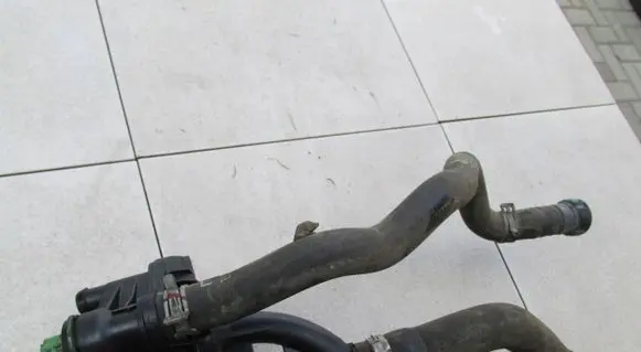 Thermostat/thermostat housing