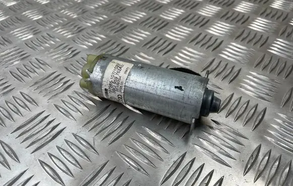 Volkswagen PASSAT B5.5 Seat adjustment motor 97985107 25109754 3B0959762AE