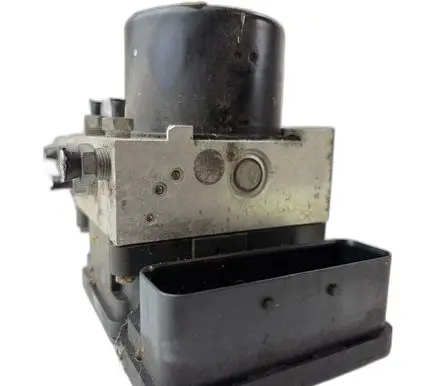 Ford Focus Master brake cylinder BV612C405AJ 10021208904 10096101943
