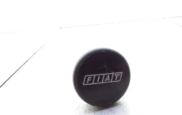 Fiat Punto (176) R12 wheel hub/cap/trim 