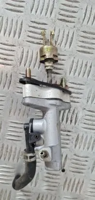 Toyota RAV 4 (XA20) Clutch master cylinder
