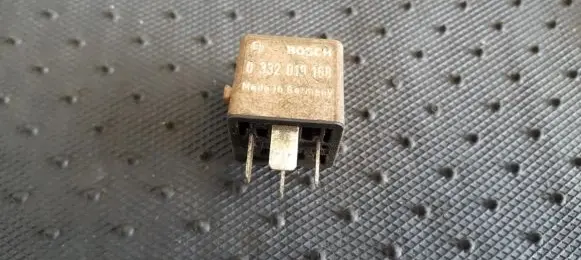 BMW 5 E39 Other relay 0332019168 8365326