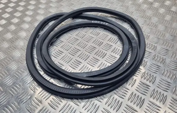 Seat Exeo (3R) Front door rubber seal 8E0831721E