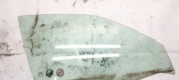 Honda Civic Front door window glass four-door