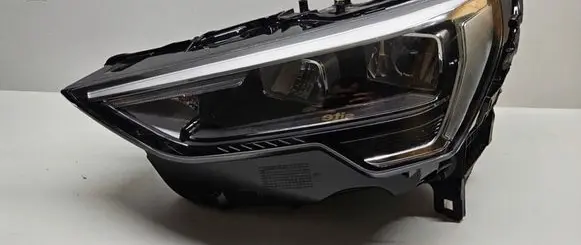 Audi Q3 F3 Headlight/headlamp 83A941011 A276.n.klosz