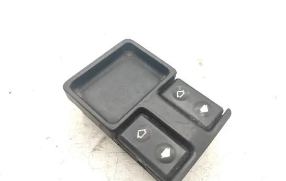 BMW 5 E34 Electric window control switch 1374491