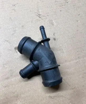 BMW 5 E39 Engine coolant pipe/hose topran108877 3800B40