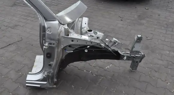 Suzuki Swift IV Front quarter panel 