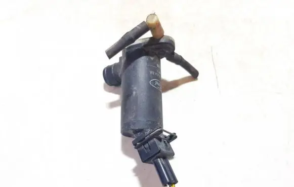 Mazda 2 Windscreen/windshield washer pump 2s6t17k624