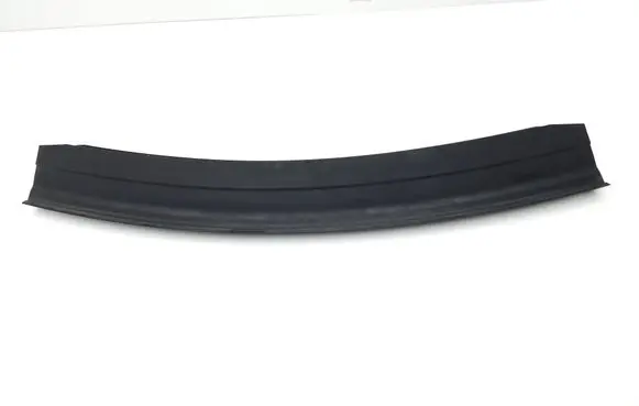 Tailgate/trunk spoiler