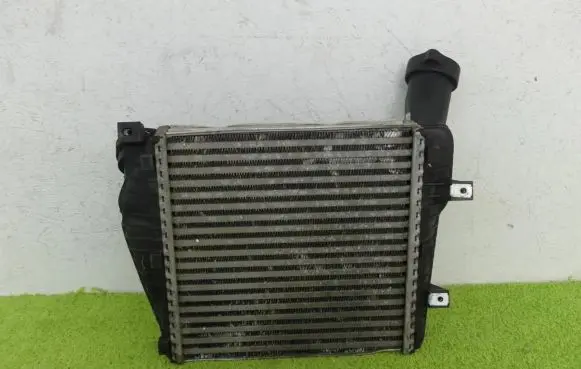 Volkswagen Touareg II Intercooler radiator 7L6145803F