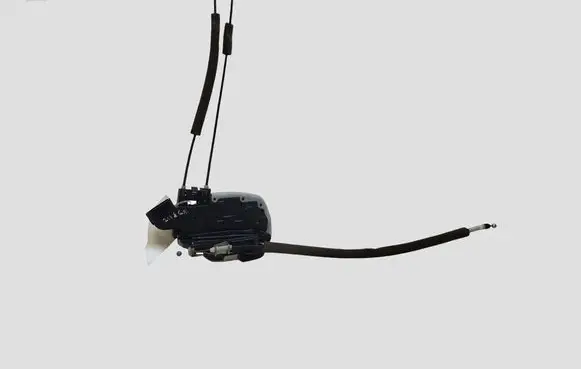 Nissan Juke I F15 Rear door lock E7414520