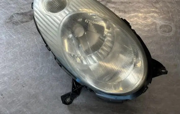 Nissan Micra Headlight/headlamp 082151194R