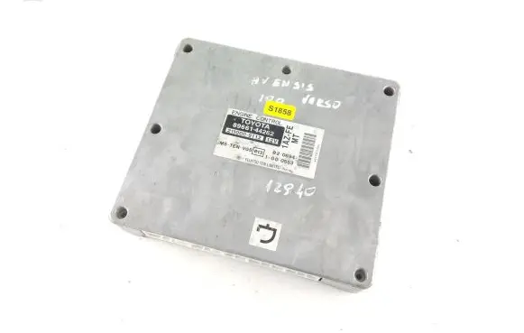 Toyota Avensis Verso Engine control unit/module 8966144262 S1858 2110009112
