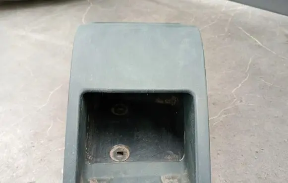 BMW 5 E39 Glove box 81614899