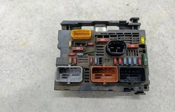 Citroen C4 Grand Picasso BSM Control unit 9664705880BSMR01