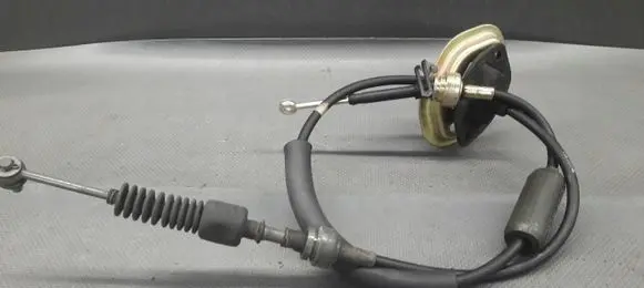 Hyundai Santa Fe Gear shift cable linkage 
