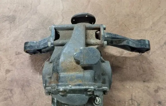 Mitsubishi Endeavor Rear differential MB569919