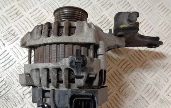KIA Ceed Generator/alternator 373002B101