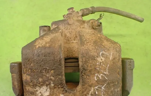 Volkswagen PASSAT B6 Front brake caliper