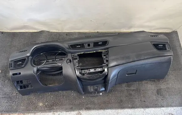 Nissan X-Trail T32 Dashboard 682004CC0A