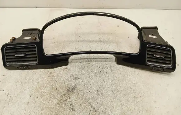Volkswagen Touareg II Dashboard trim 7P1857189B