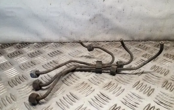 Volvo S70 V70 V70 XC Fuel injector supply line/pipe 