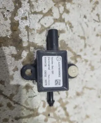 Mercedes-Benz E C207 W207 Airbag deployment crash/impact sensor A2079056902