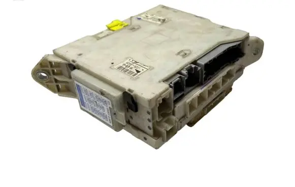 Lexus IS 220D-250-350 Fuse box set 8273053020 9519 6E240546