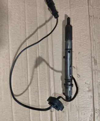 Fuel injector