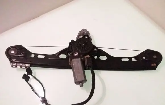 Mercedes-Benz C W203 Rear door window regulator with motor 104096 A2038202942