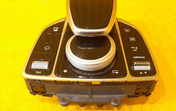 Mercedes-Benz C W205 Head unit multimedia control A2059005915 A2059020104 A2059015409