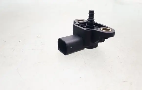 Mercedes-Benz E W211 Air pressure sensor A0061531528 0261230144