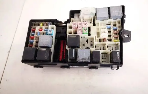 Ford Focus Fuse box set av6t14a142ab av6t-14a142-ab