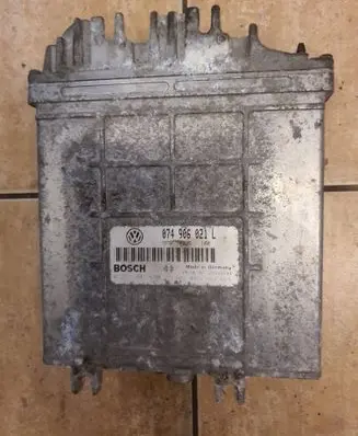Volkswagen Multivan T4 Engine control unit/module 074906021L 28SA3339 0281001640