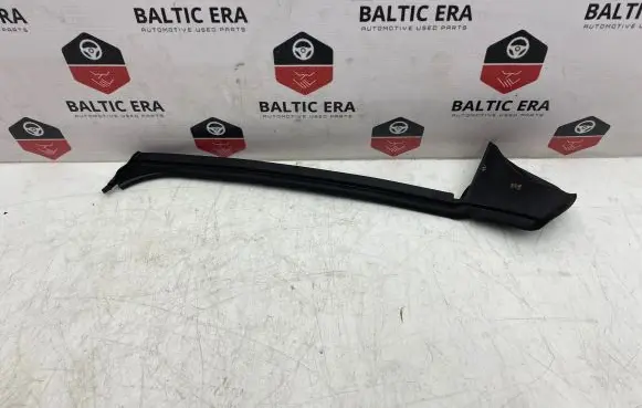 Rear door rubber seal (on body)