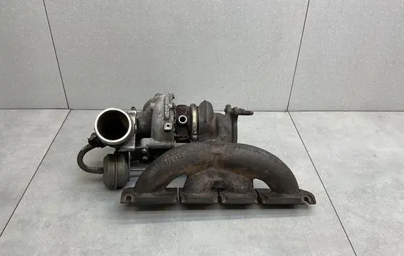 Audi Q5 SQ5 8R Turbo 06H145702S