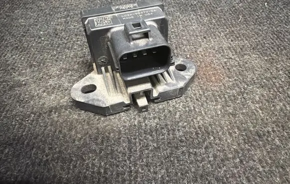 Ford Escape IV Fuel pump relay LC3A9D370DA