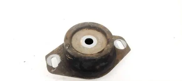 Engine mount bracket