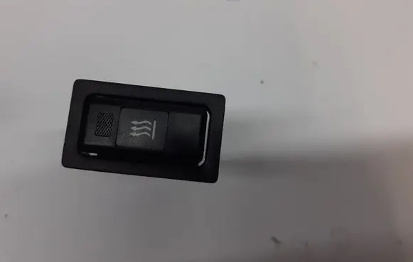 Toyota Avensis T250 Windscreen/window heater switch 153261 153337