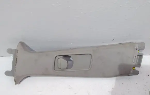 Land Rover Discovery 4 - LR4 (B) pillar trim (top) 631240012 AH2231113A 15300023201