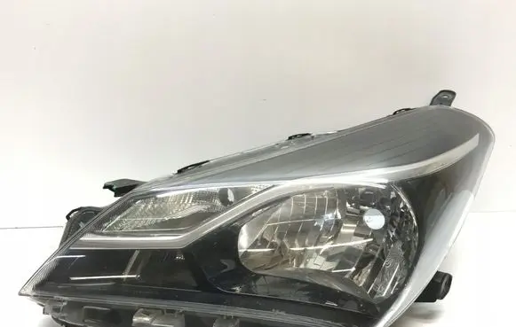 Toyota Yaris Headlight/headlamp L704X