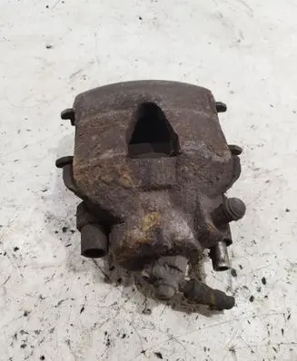 Volkswagen Polo IV 9N3 Front brake caliper