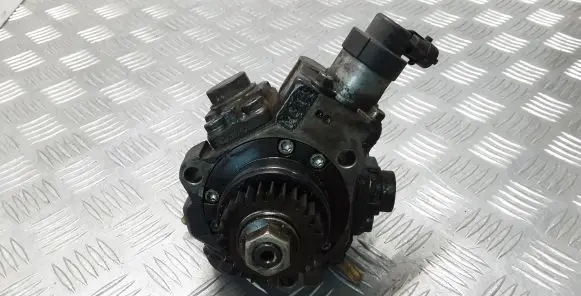 Renault Latitude (L70) Fuel injection high pressure pump 0445010223 8200934657 8200690744