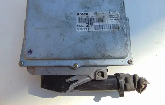 Peugeot 605 Engine control unit/module 9618887080 0261200687