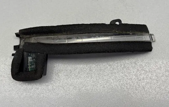 Chrysler Pacifica Mirror indicator light 805476