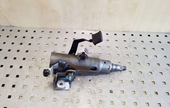 Toyota Yaris Steering wheel axle