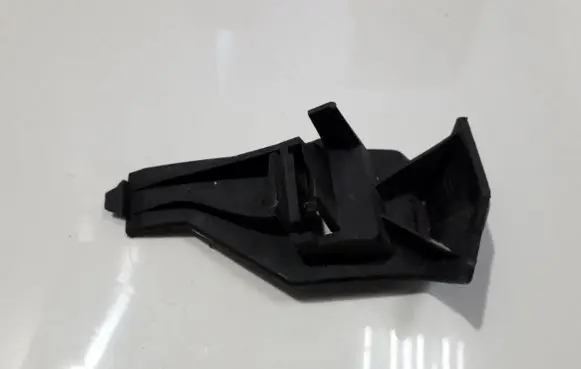 Volvo V50 Front bumper mounting bracket 30678481