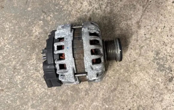 Seat Arona Generator/alternator 04C903023J